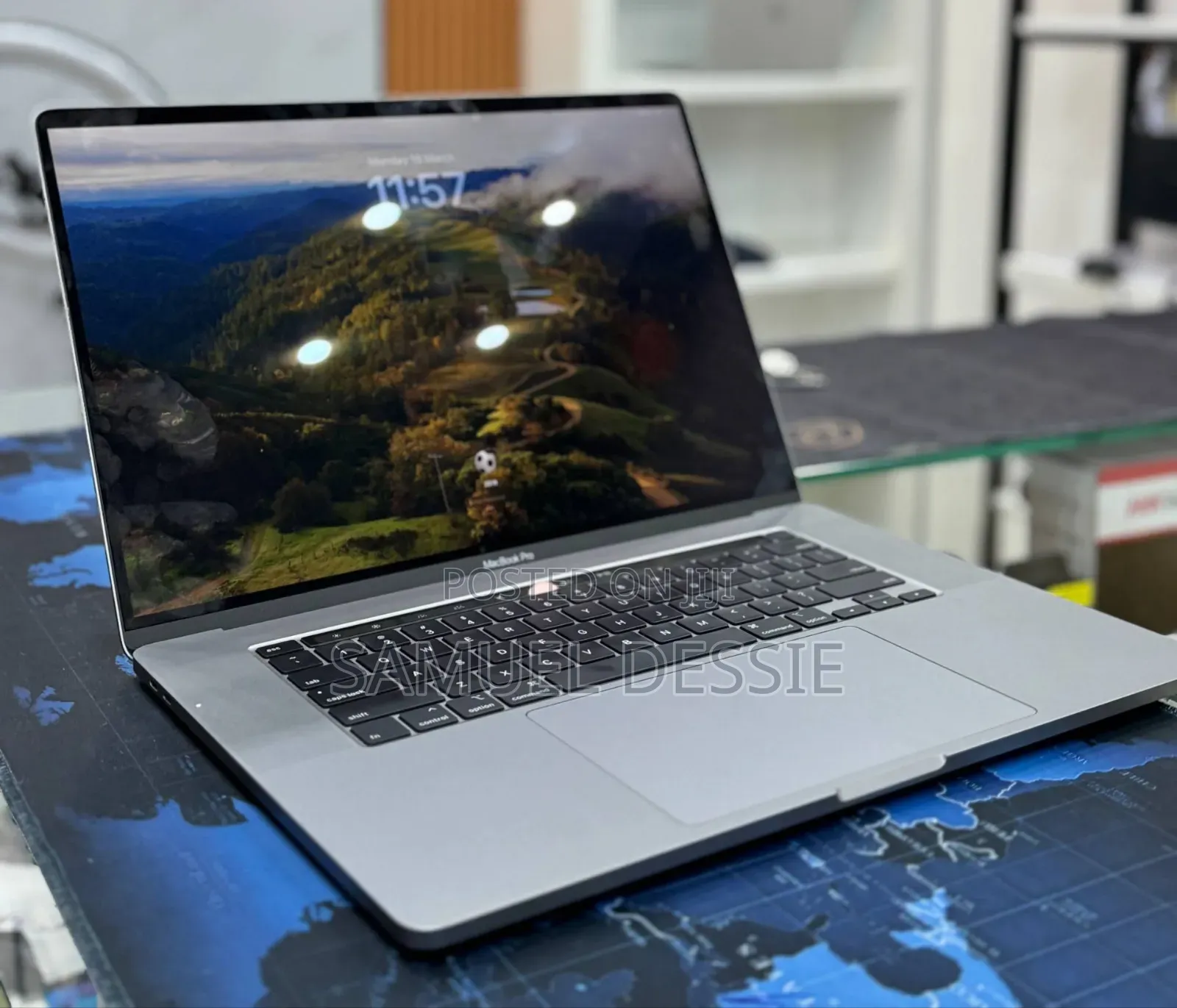 New Laptop Apple MacBook Pro 2019 16GB Intel Core i7 SSD 512GB