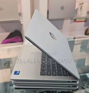 New Laptop HP OmniBook 5 Flip 16GB Intel Core 7 SSD 512GB