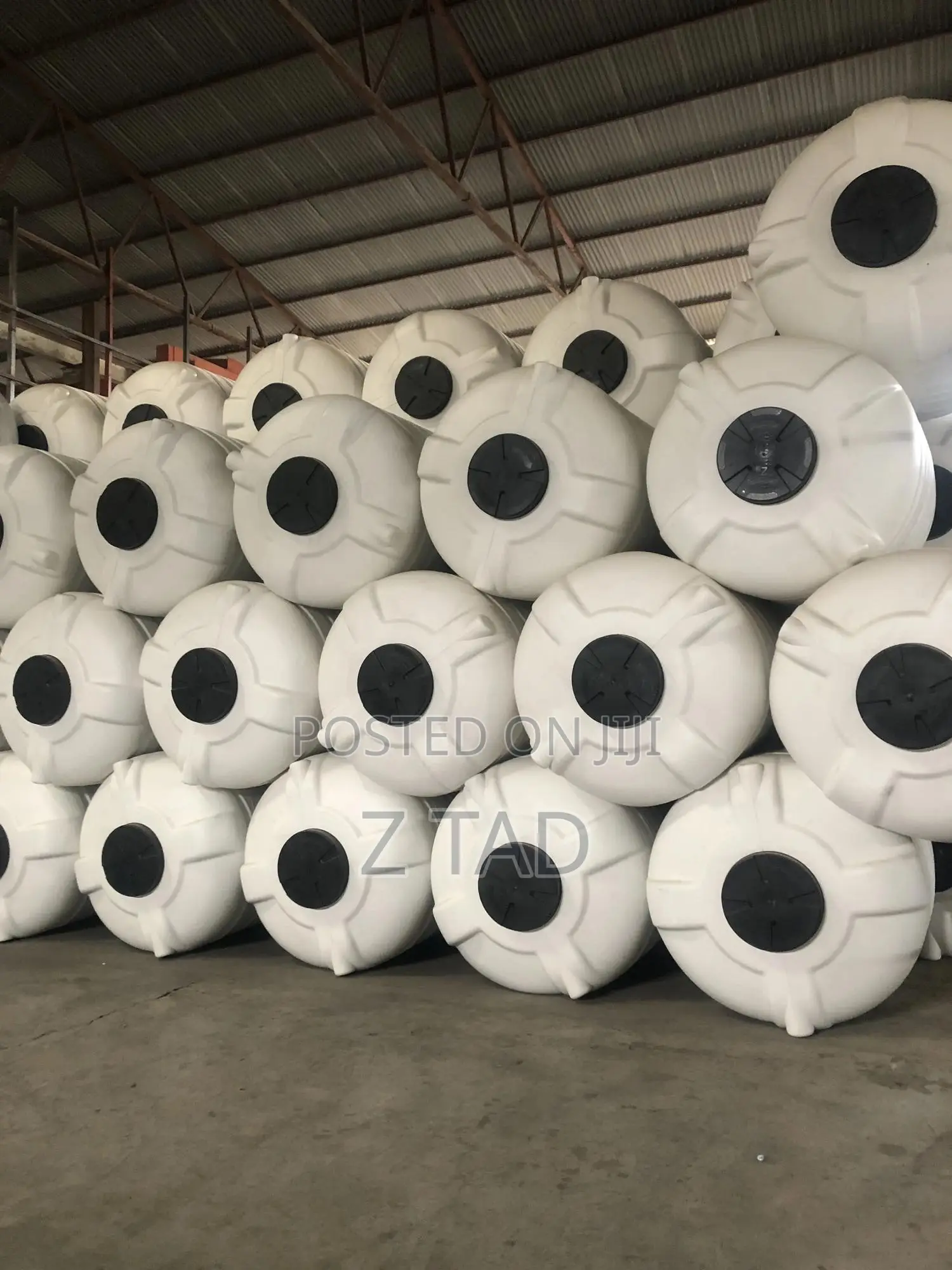 3000 Liters Vertical Tanker