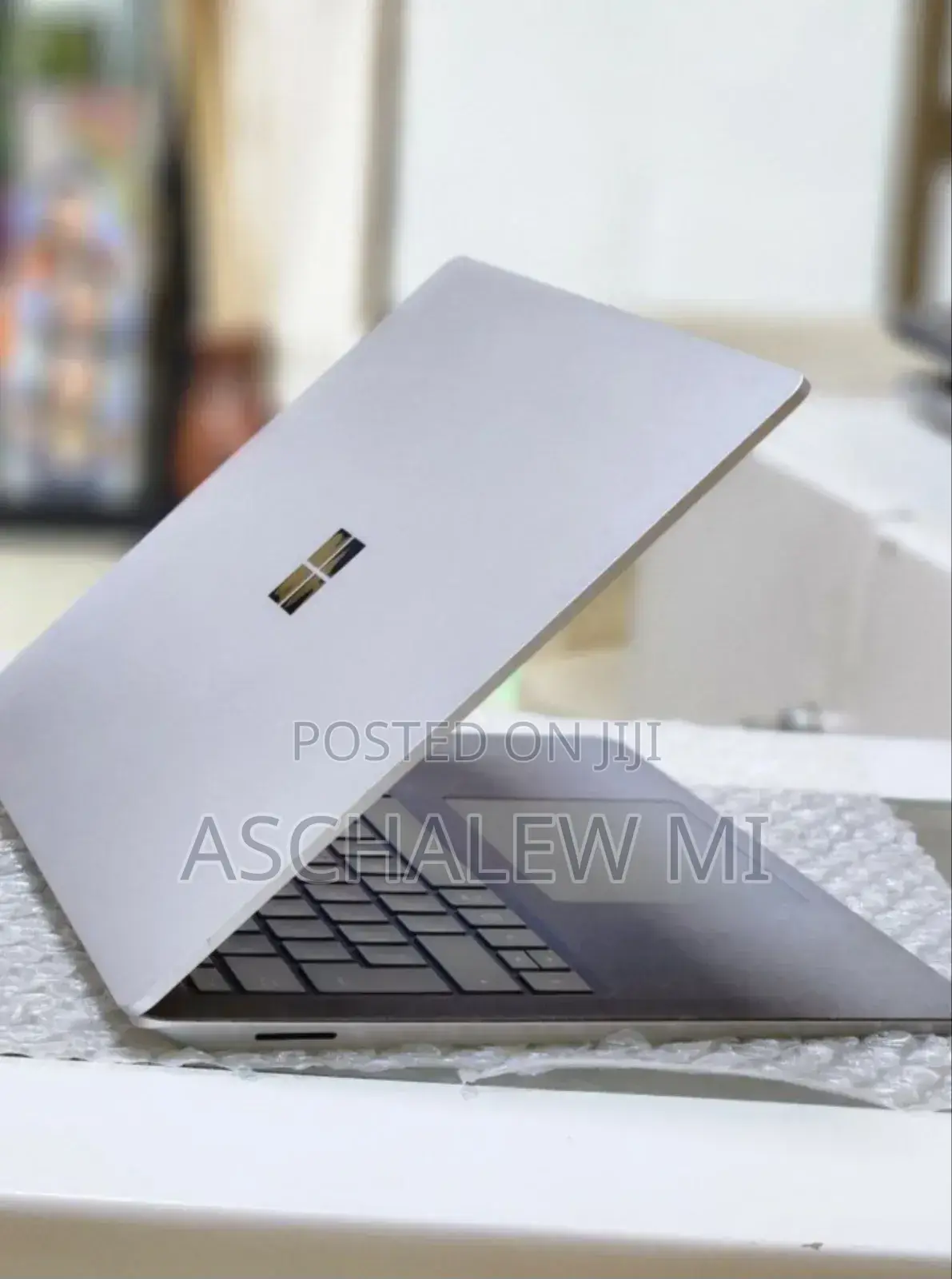 New Laptop Microsoft Surface 8GB Intel Core i5 SSD 512GB