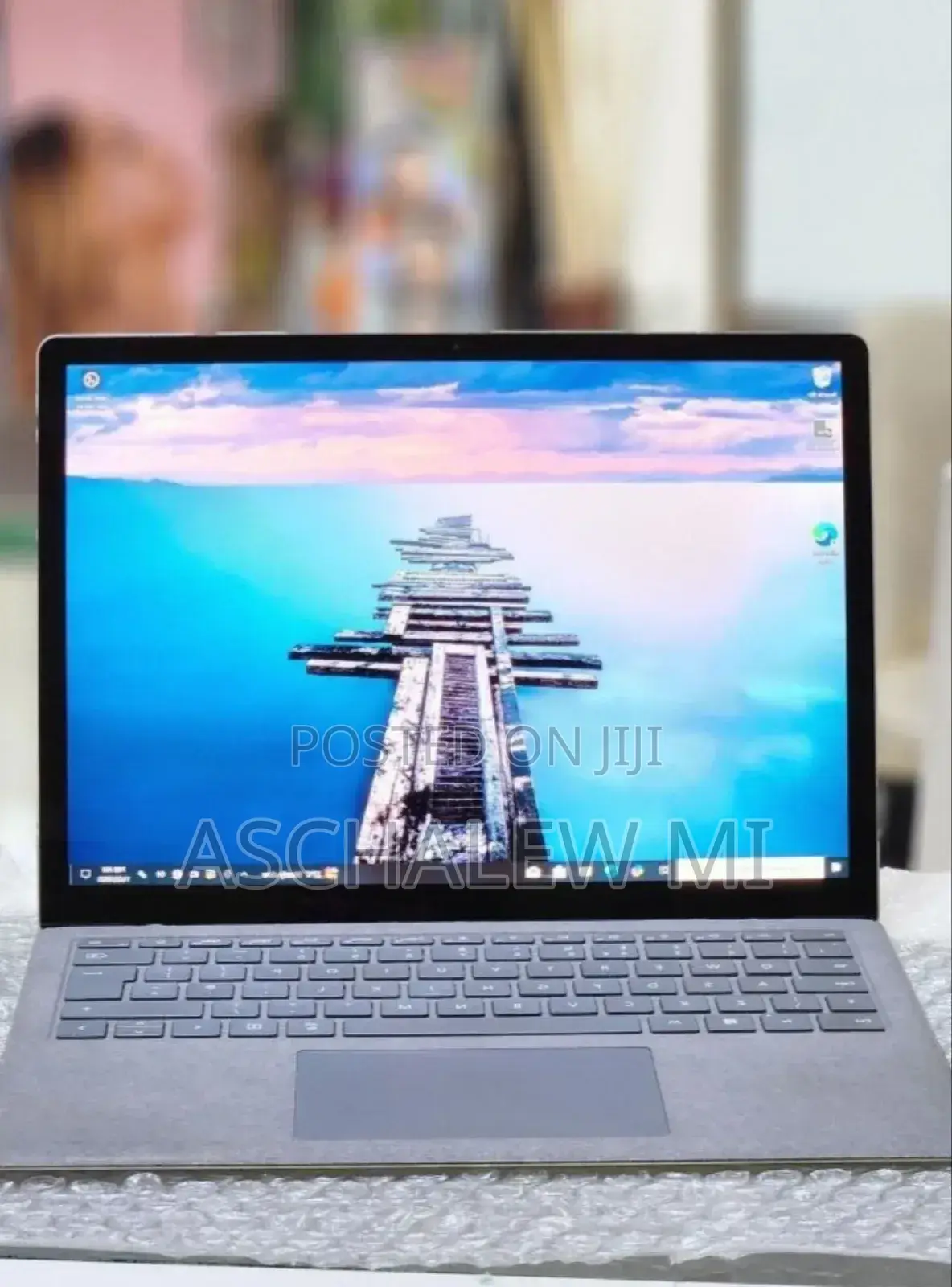 New Laptop Microsoft Surface 8GB Intel Core i5 SSD 512GB