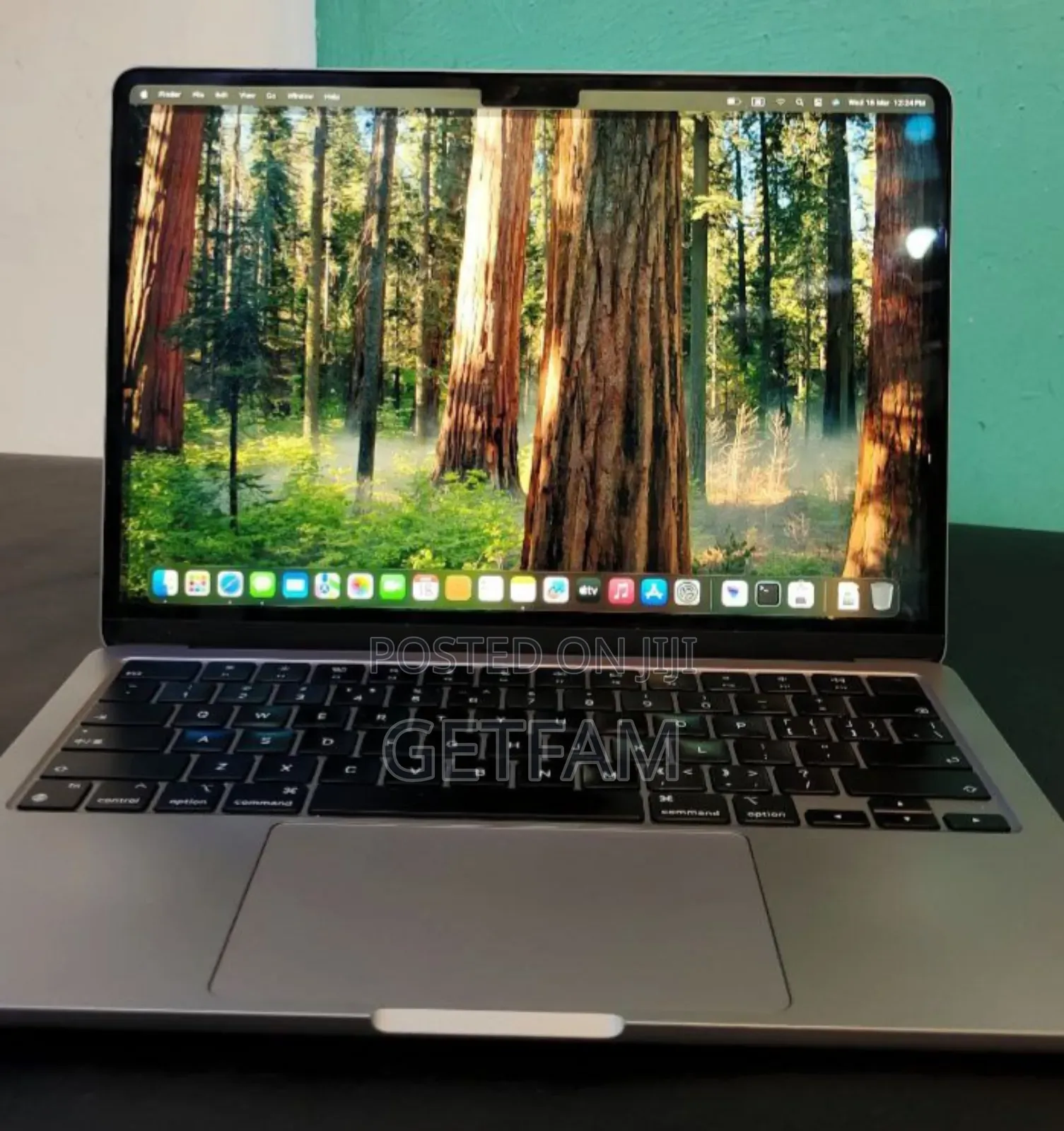 New Laptop Apple MacBook Air 2022 M2 8GB Apple M2 SSD 256GB