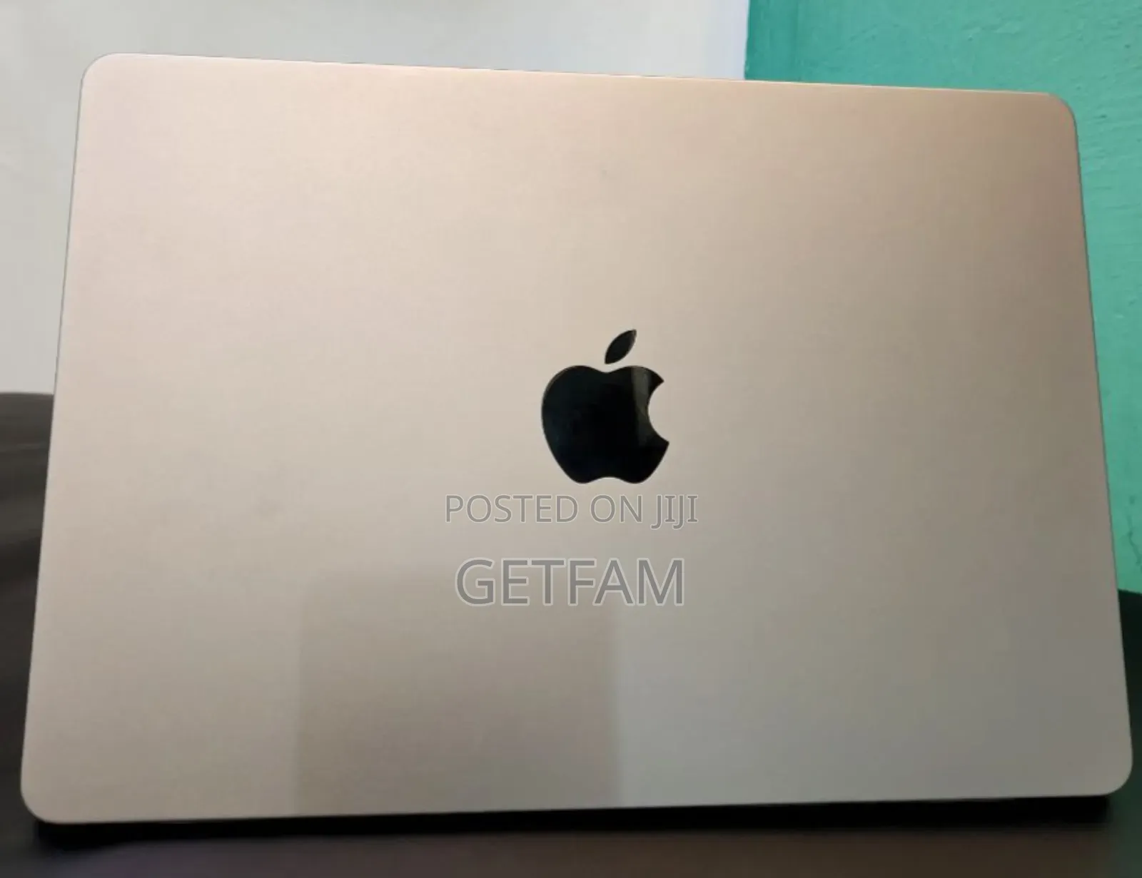 New Laptop Apple MacBook Air 2022 M2 8GB Apple M2 SSD 256GB