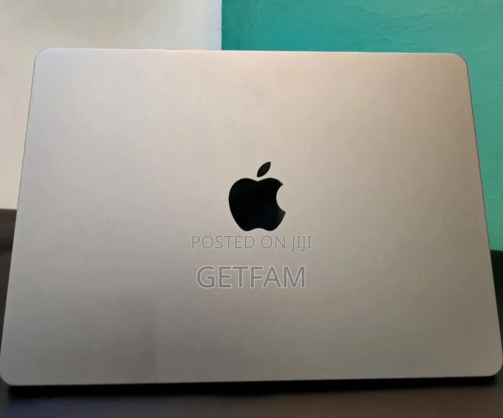 New Laptop Apple MacBook Air 2022 M2 8GB Apple M2 SSD 256GB
