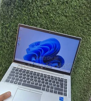 New Laptop HP EliteBook 840 G8 16GB Intel Core i5 SSD 256GB