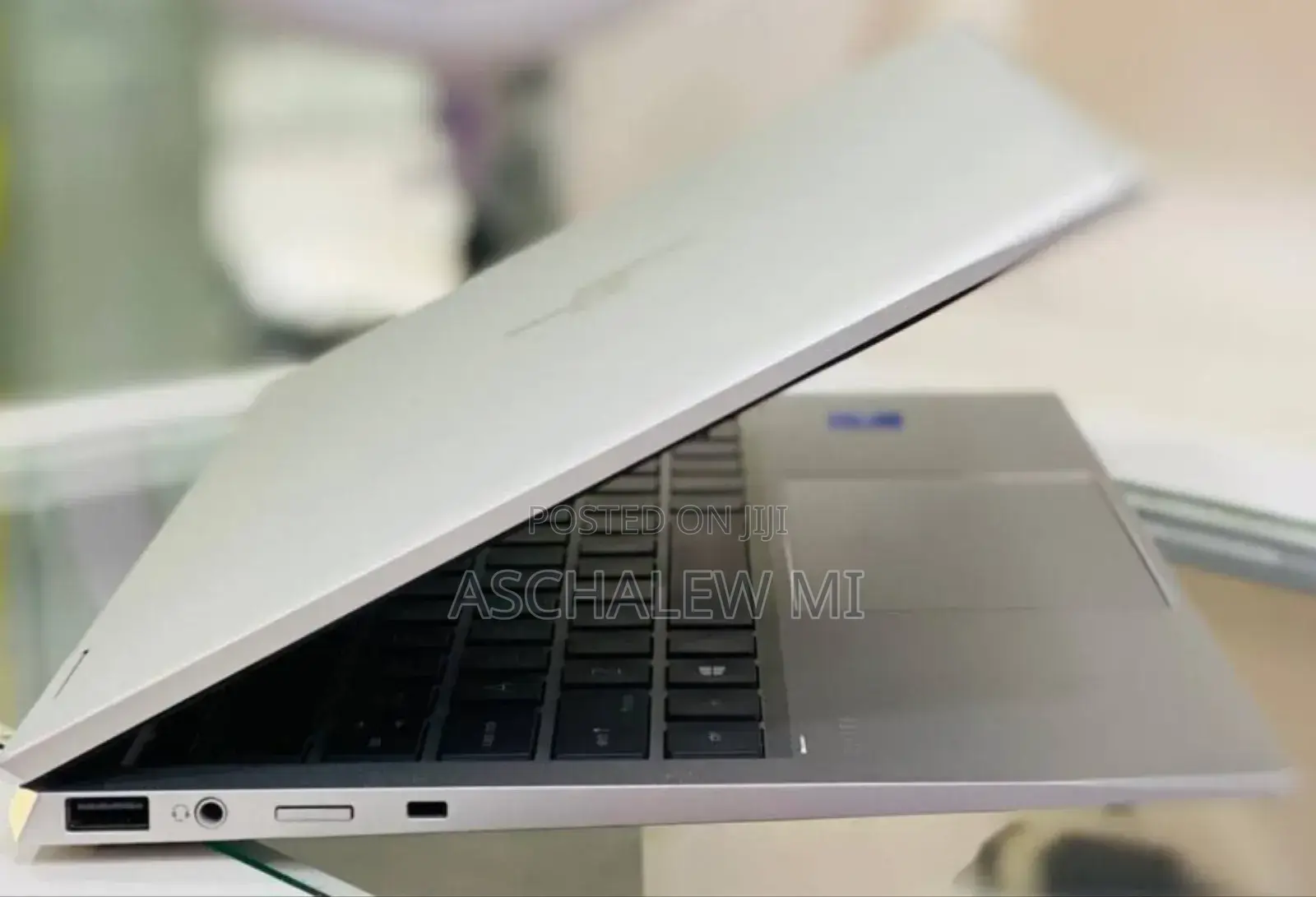 New Laptop HP EliteBook 1040 G8 16GB Intel Core i7 SSD 512GB