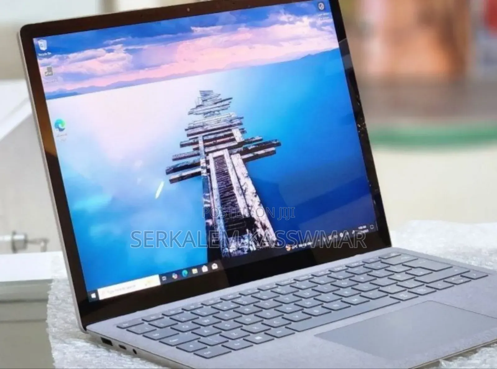 New Laptop Microsoft Surface 8GB Intel Core i5 SSD 512GB