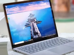 New Laptop Microsoft Surface 8GB Intel Core i5 SSD 512GB