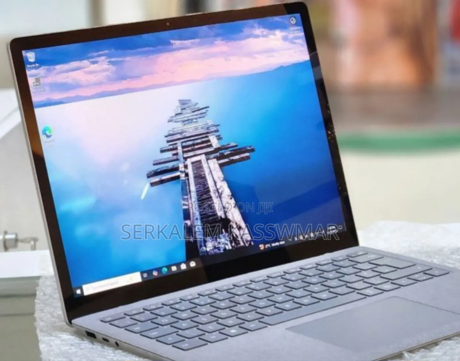 New Laptop Microsoft Surface 8GB Intel Core i5 SSD 512GB