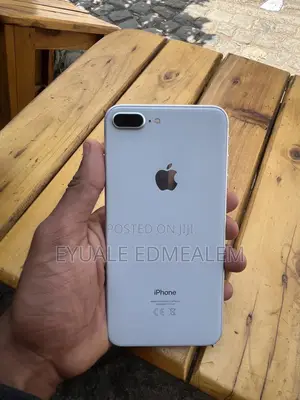 Apple iPhone 8 Plus 64 GB White