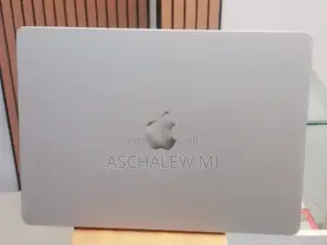 New Laptop Apple MacBook Air 2024 M3 15-inch 8GB Apple M3 SSD 256GB