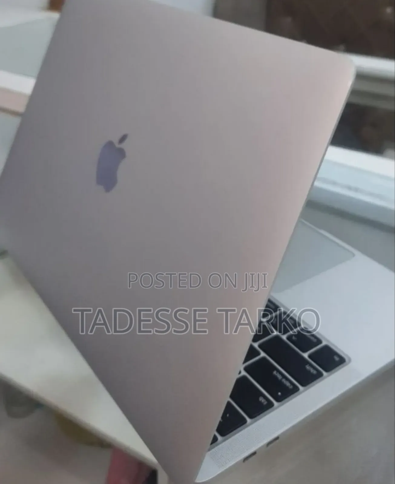 New Laptop Apple MacBook Pro 2020 8GB Intel Core i5 SSD 256GB