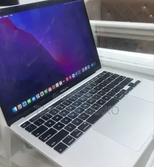 New Laptop Apple MacBook Pro 2020 8GB Intel Core i5 SSD 256GB