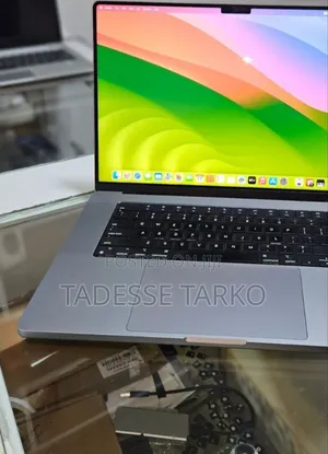 New Laptop Apple MacBook Pro M1 32GB Apple M1 SSD 1T