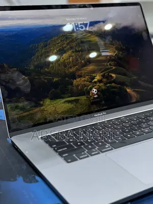 New Laptop Apple MacBook Pro 2019 16GB Intel Core i7 SSD 512GB