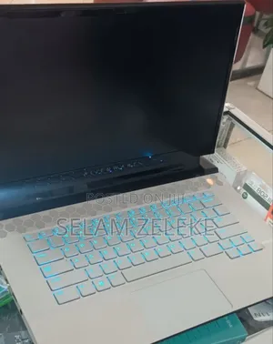 New Laptop Alienware M15 r3 8GB Intel Core i7 SSD 1T