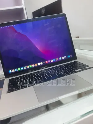 New Laptop Apple MacBook Pro 2019 8GB Intel Core i5 SSD 256GB