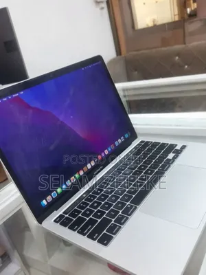 New Laptop Apple MacBook Pro 2019 8GB Intel Core i5 SSD 256GB