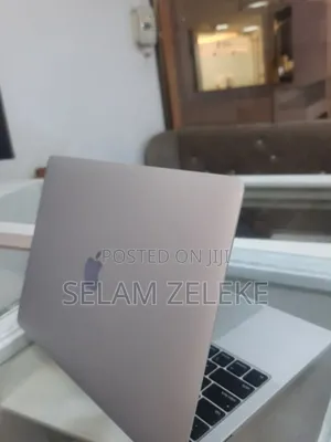 New Laptop Apple MacBook Pro 2019 8GB Intel Core i5 SSD 256GB