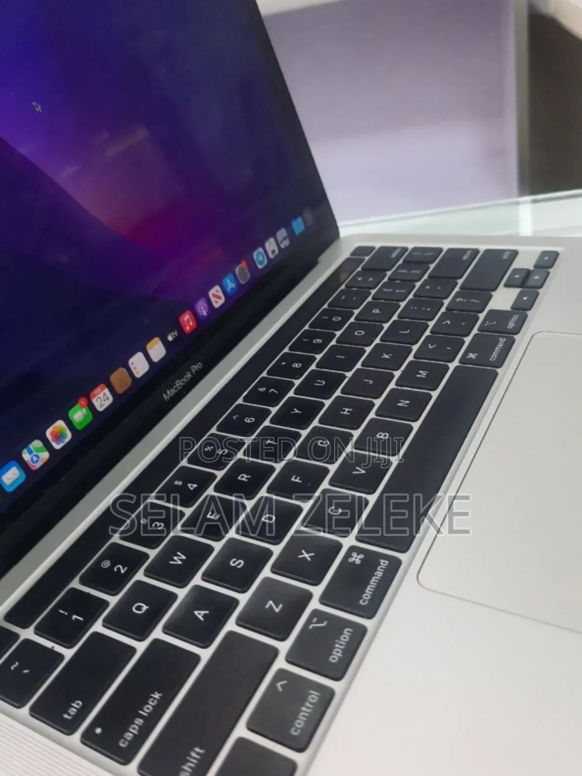 New Laptop Apple MacBook Pro 2019 8GB Intel Core i5 SSD 256GB