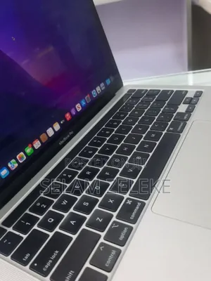 New Laptop Apple MacBook Pro 2019 8GB Intel Core i5 SSD 256GB