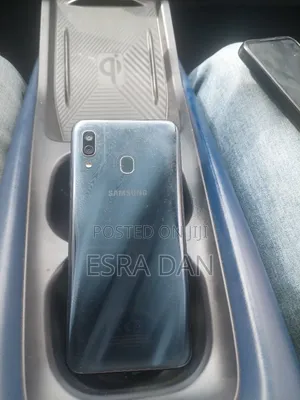 Samsung Galaxy A30 64 GB Black