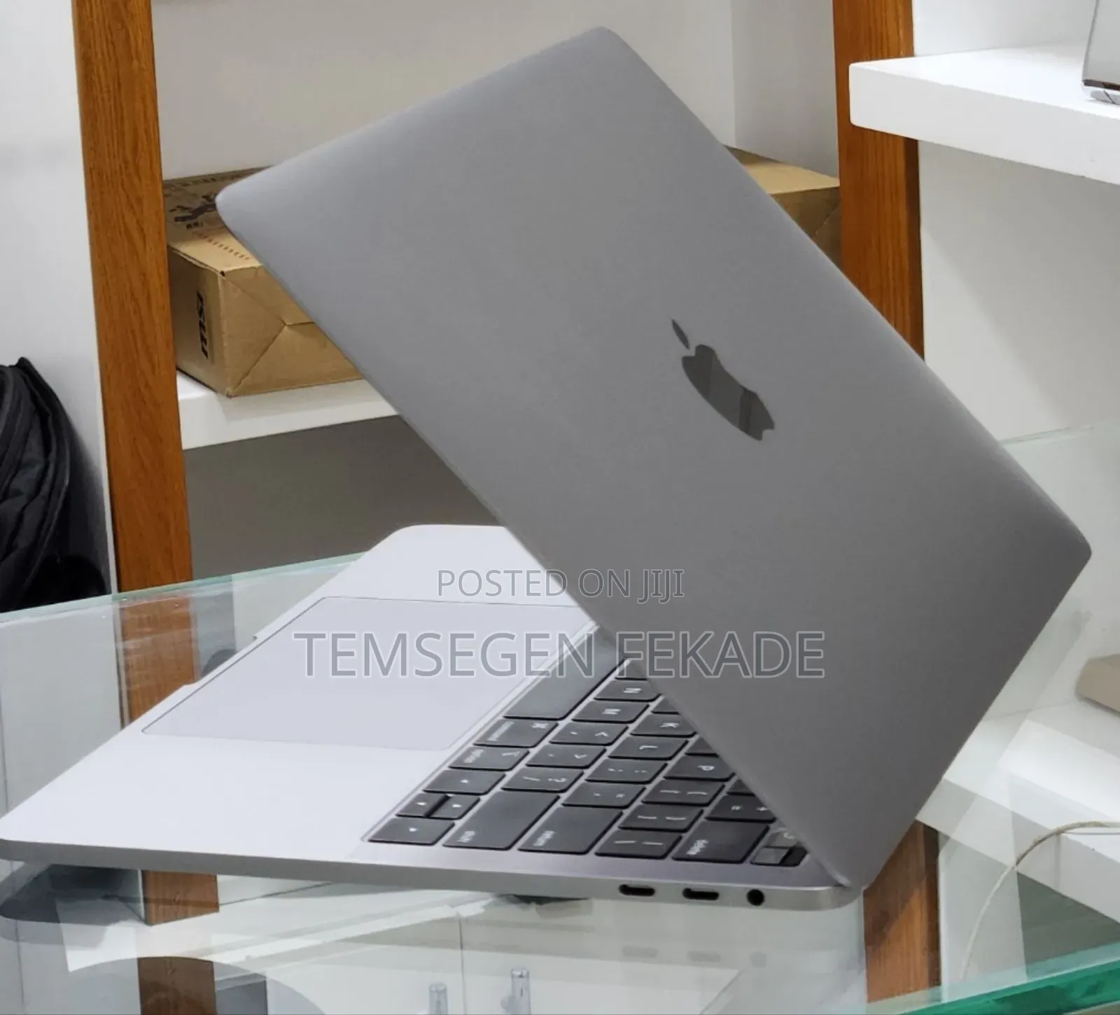 New Laptop Apple MacBook Pro 2019 16GB Intel Core i7 SSD 256GB