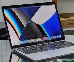 New Laptop Apple MacBook Pro 2019 16GB Intel Core i7 SSD 256GB