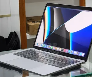 New Laptop Apple MacBook Pro 2019 16GB Intel Core i7 SSD 256GB