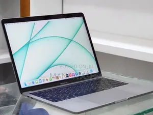 New Laptop Apple MacBook Pro 2019 16GB Intel Core i7 SSD 1T