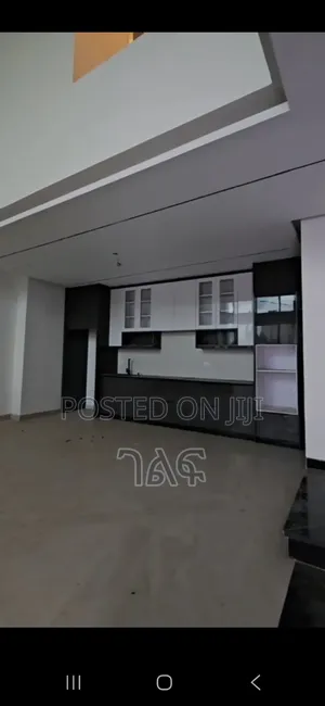 Furnished 8bdrm House in መገናኛ እግዚአብሔር ዓብ አካባቢ, Bole for sale