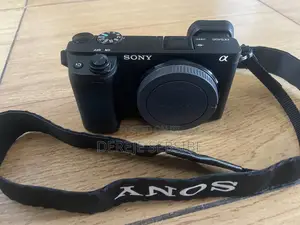 Sony A6400 Camera Body Only + 128gb Memory Card, 2 Batteries + Bag