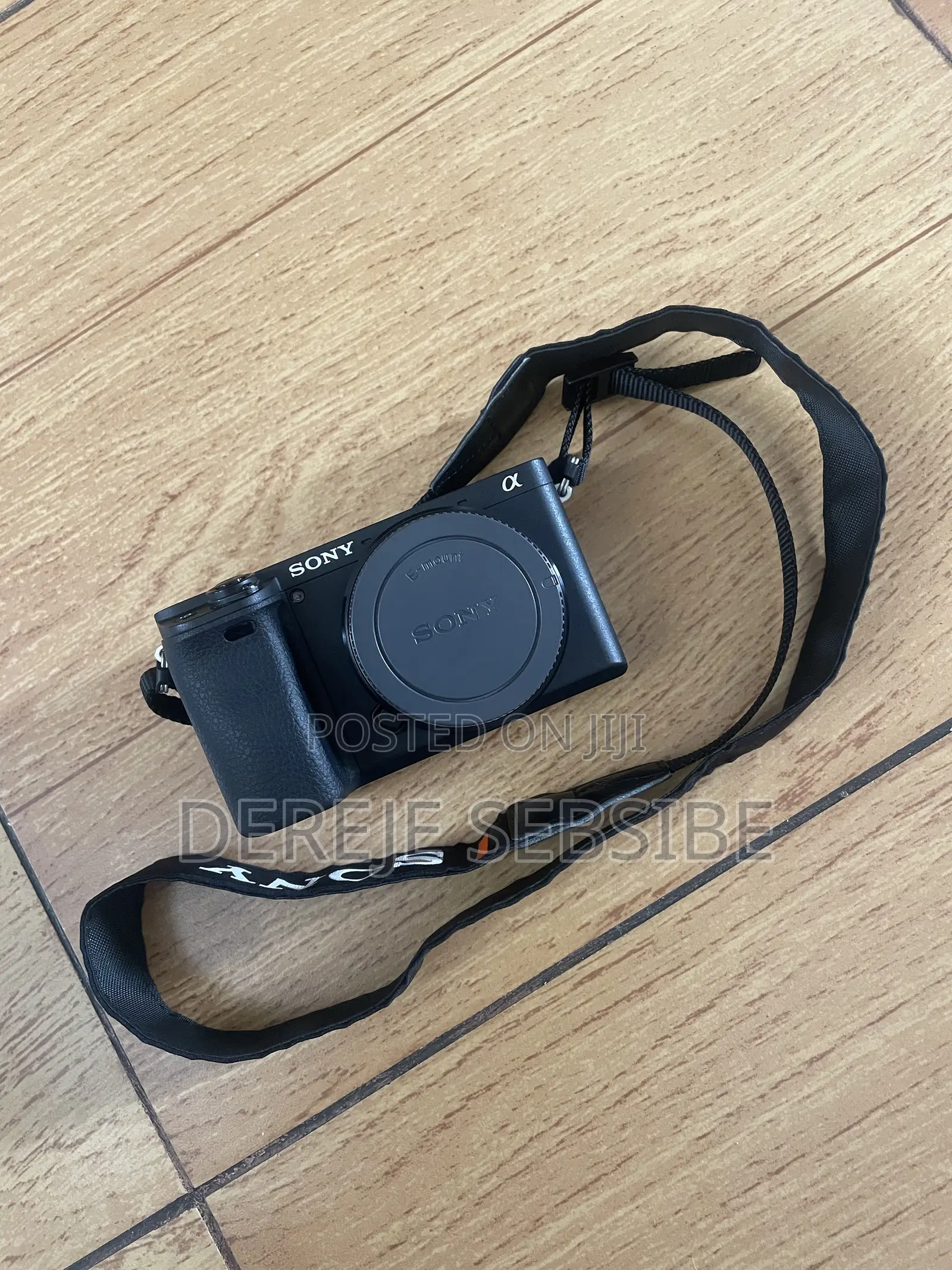 Sony A6400 Camera Body Only + 128gb Memory Card, 2 Batteries + Bag