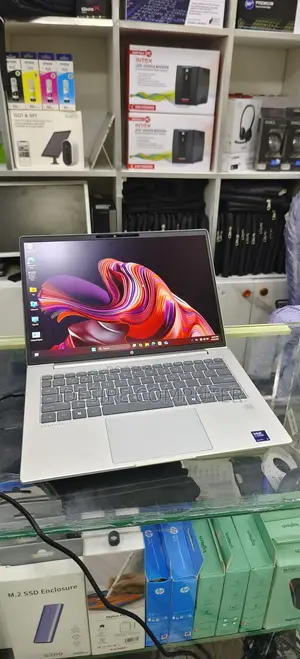 New Laptop HP ProBook 440 G10 8GB Intel Core Ultra 5 SSD 512GB