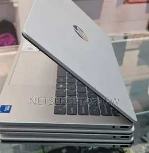 New Laptop HP OmniBook 5 Flip 16GB Intel Core i7 SSD 512GB