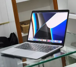 New Laptop Apple MacBook Pro 2019 16GB Intel Core i7 SSD 256GB