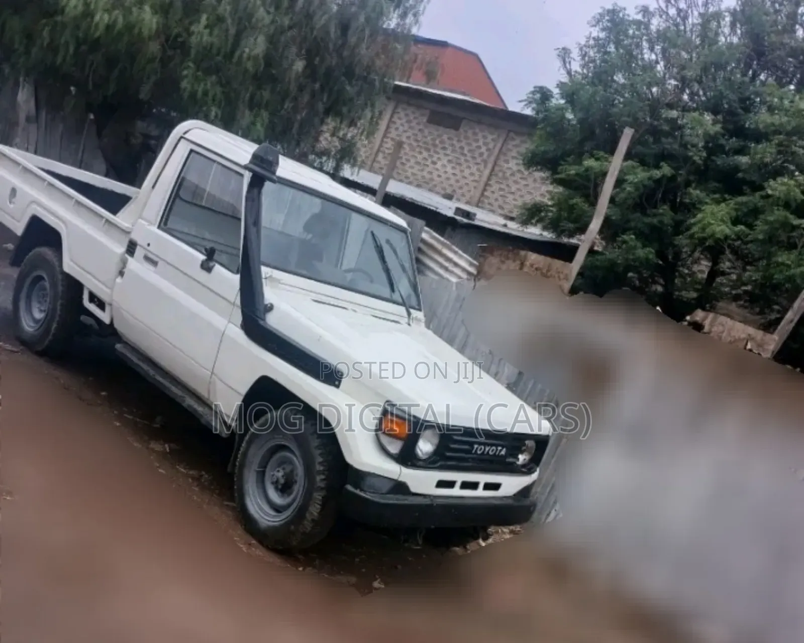 Toyota Land Cruiser 1989 White