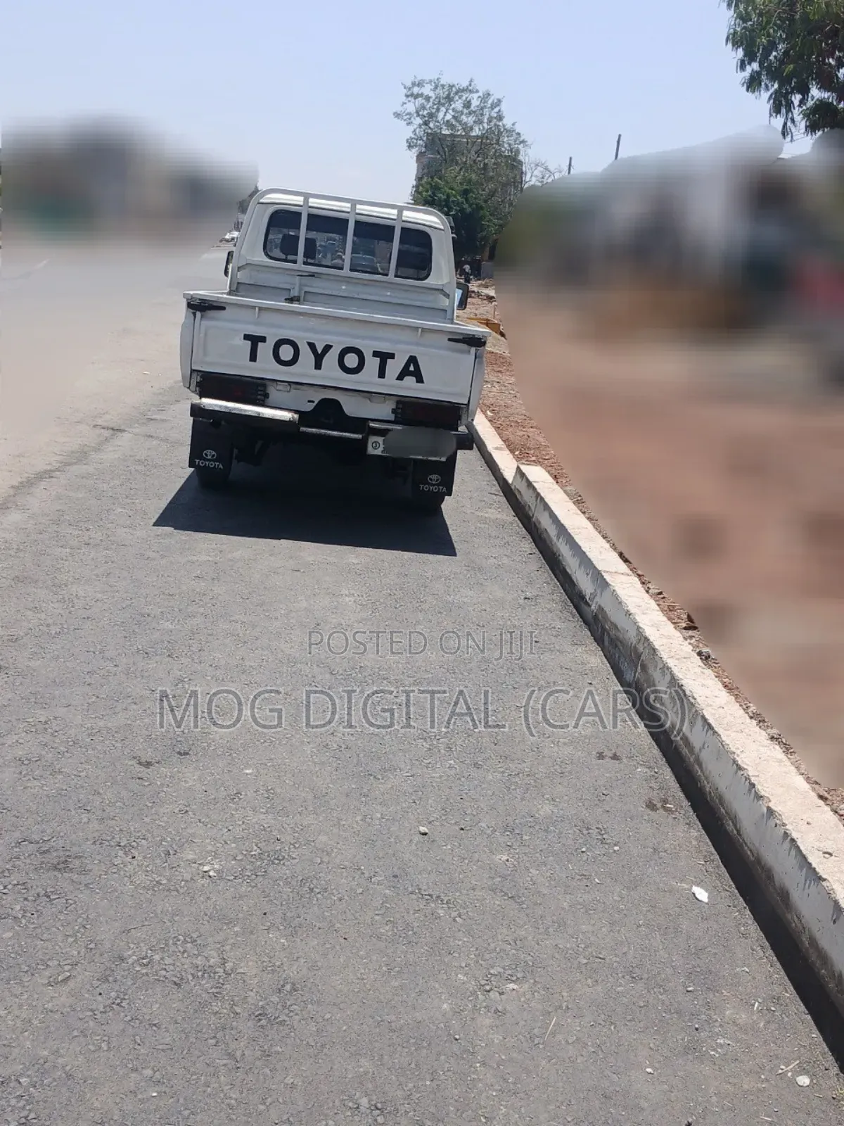 Toyota Land Cruiser 1989 White