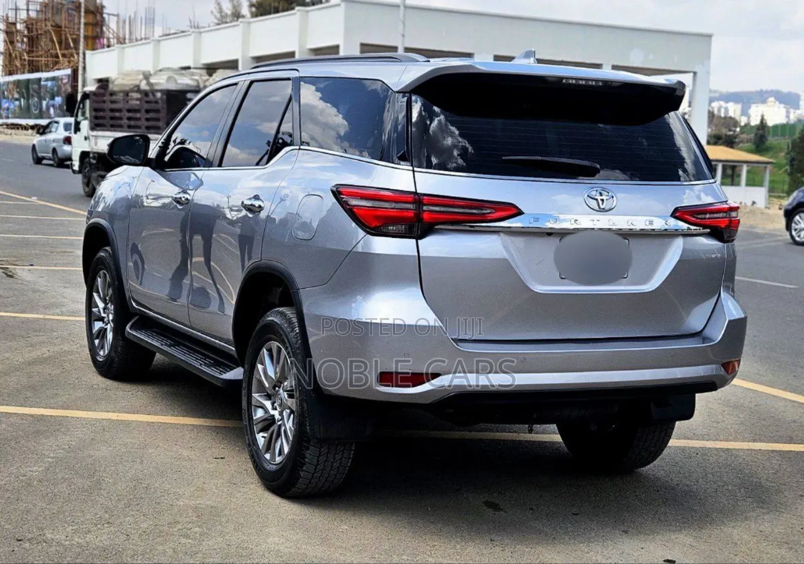 Toyota Fortuner 2023 Silver