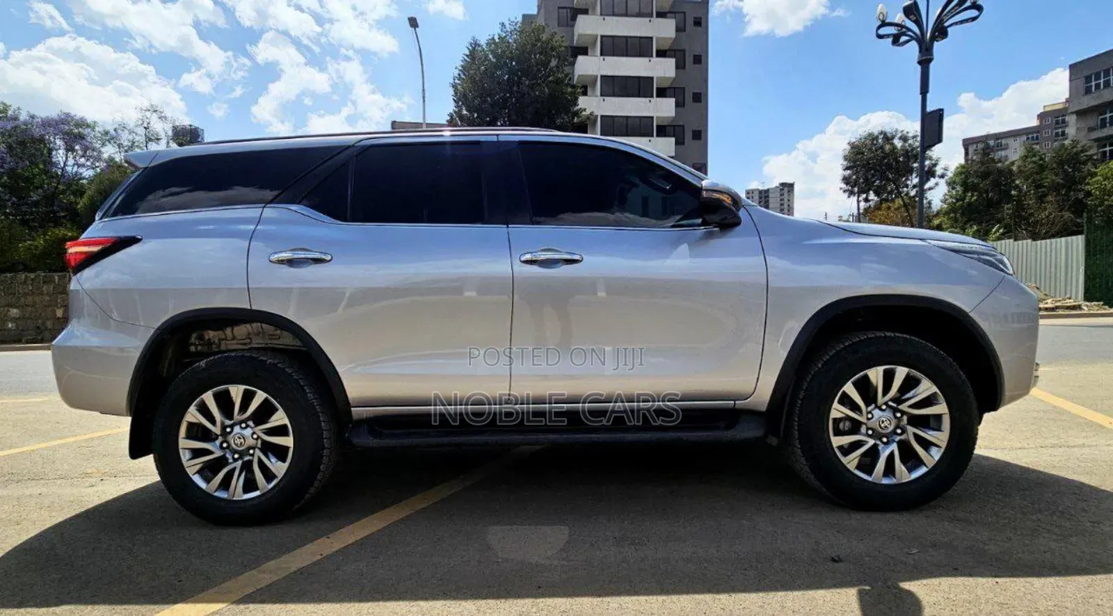 Toyota Fortuner 2023 Silver