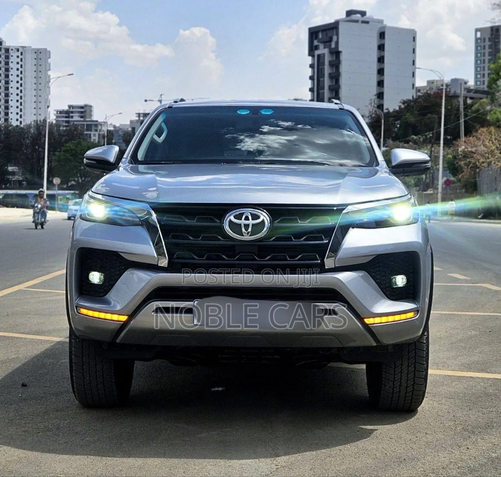 Toyota Fortuner 2023 Silver