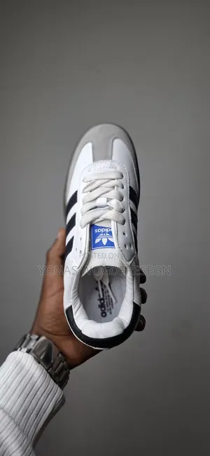 Samba Classi Sneakers