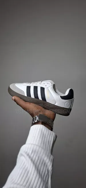 Samba Classi Sneakers