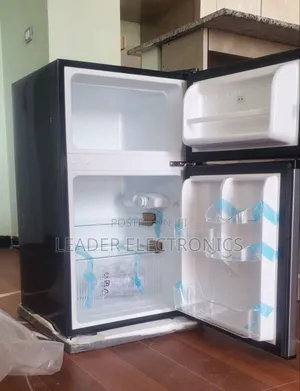 Midea Refrigerator Model 134 – Compact Efficient Cooling
