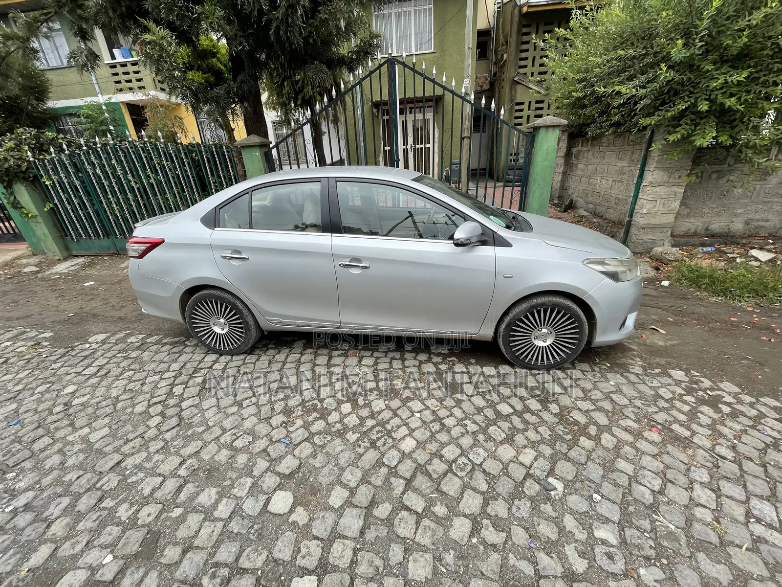 Toyota Yaris 2016 Silver