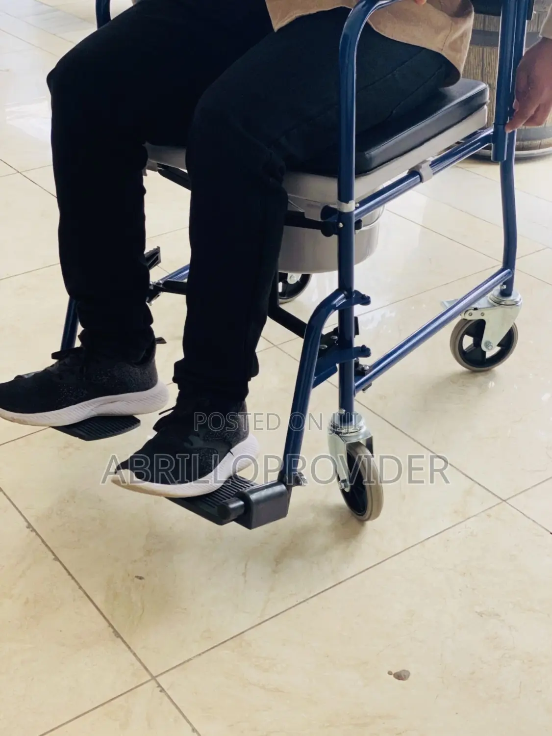 Wholesale 0.8mm Steel Toilet Old Man Toilet Chair for Outdoor