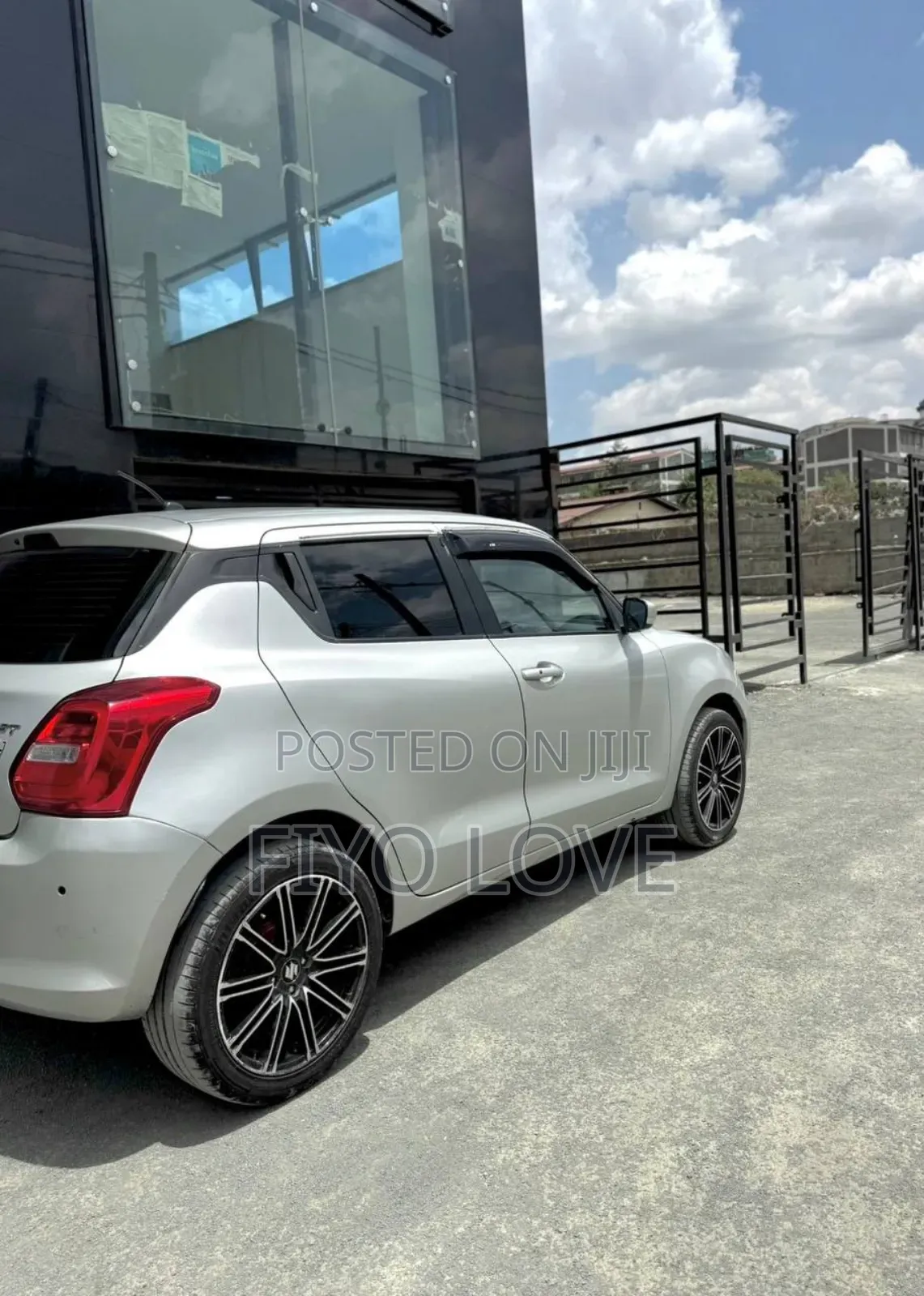Suzuki Swift 2021 White