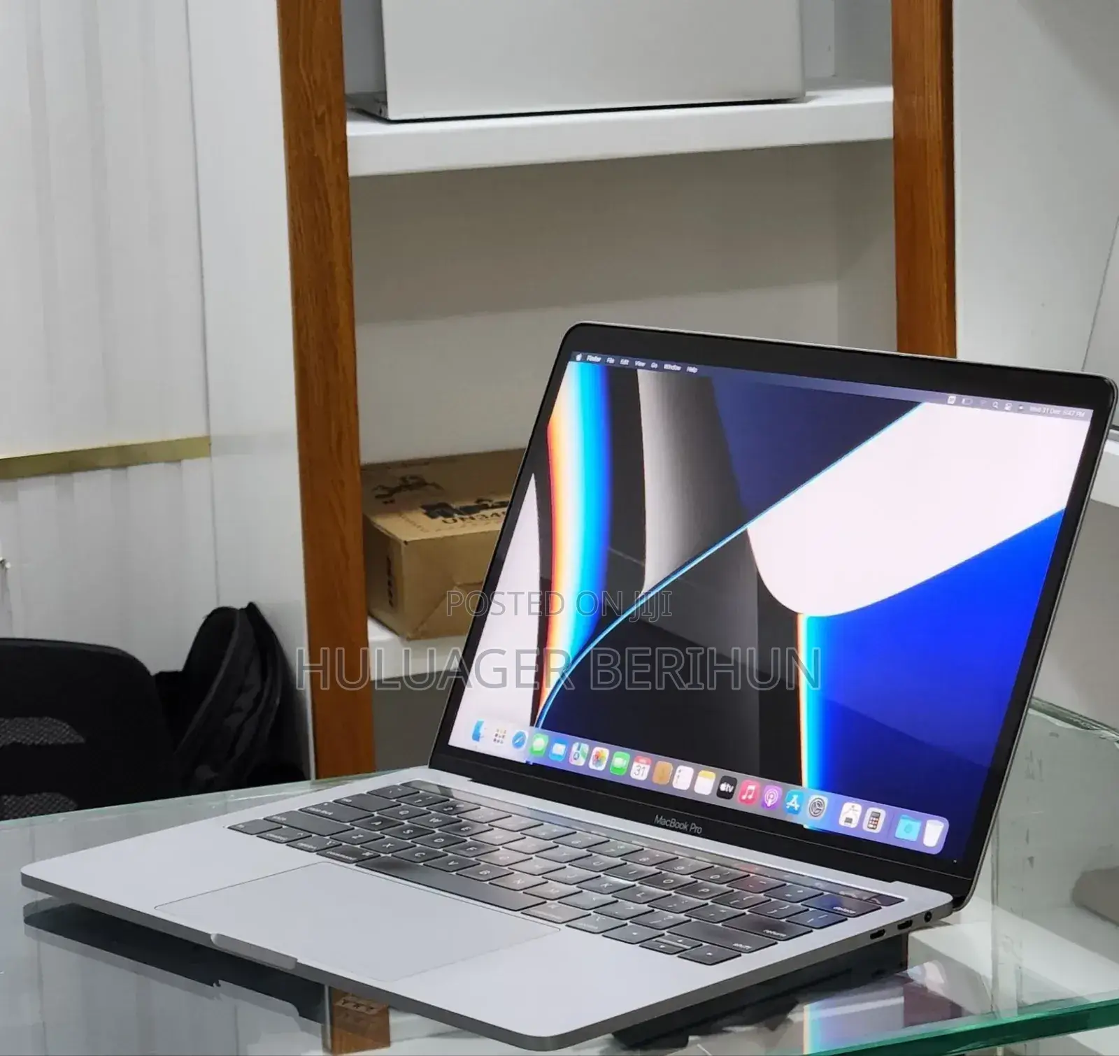 New Laptop Apple MacBook Pro 2019 16GB Intel Core i7 SSD 256GB