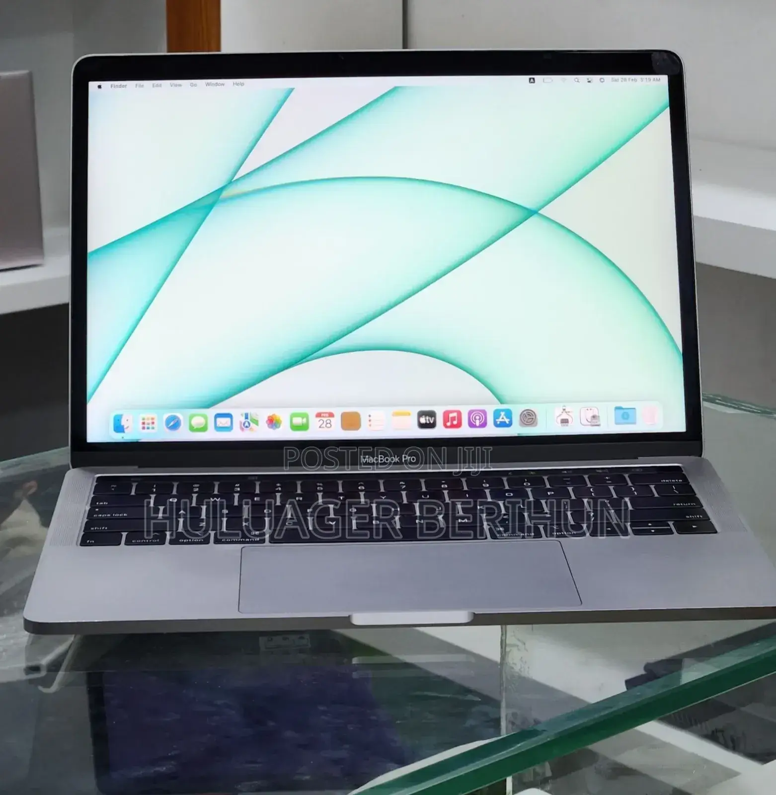 New Laptop Apple MacBook Pro 2019 16GB Intel Core i7 SSD 1T