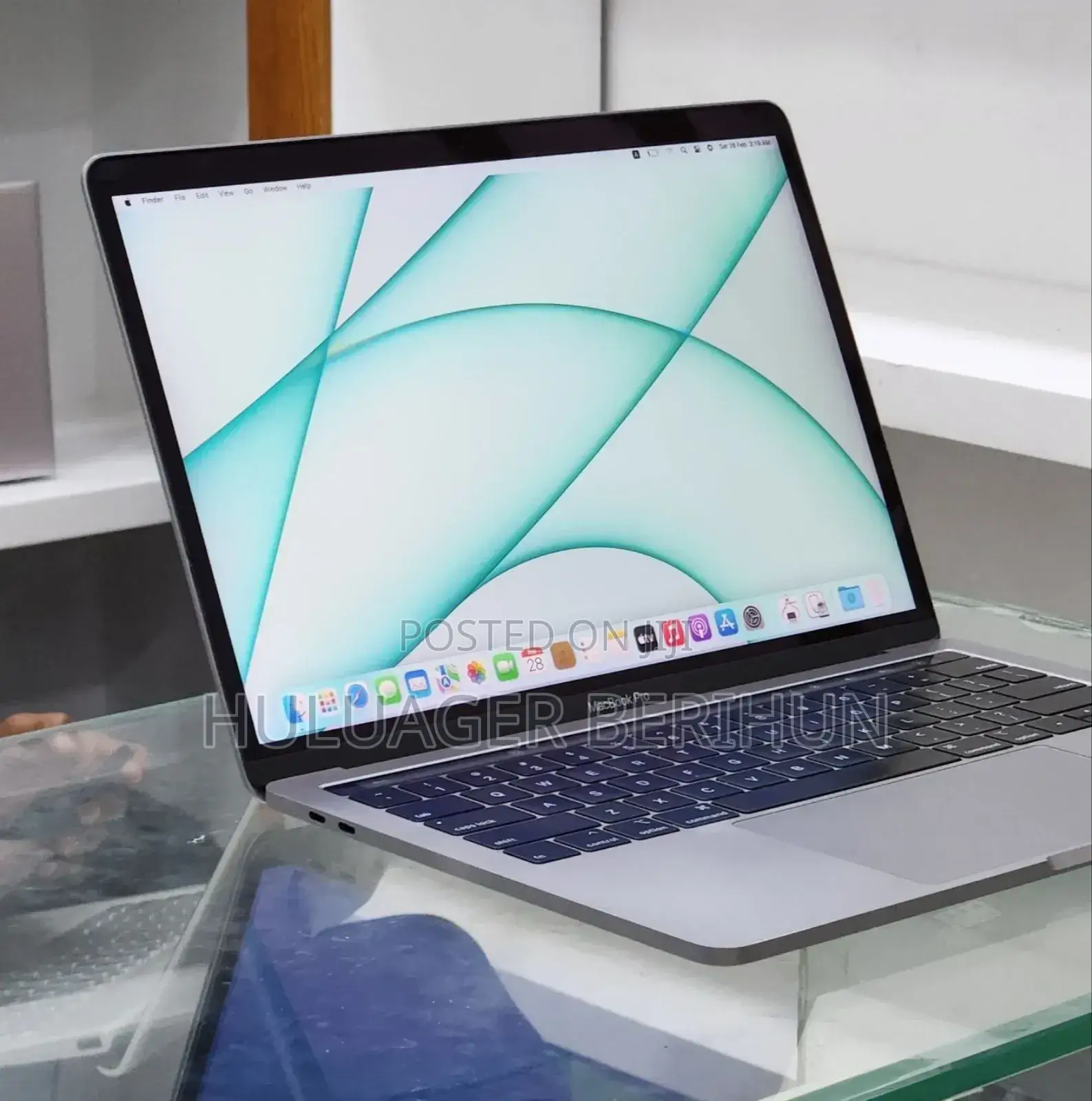 New Laptop Apple MacBook Pro 2019 16GB Intel Core i7 SSD 1T
